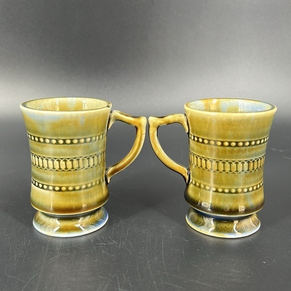 Vintage Small Wade
Shamrock Irish Porcelain
Tankard/Mug w/Harp Handle - Picture 5 of 8